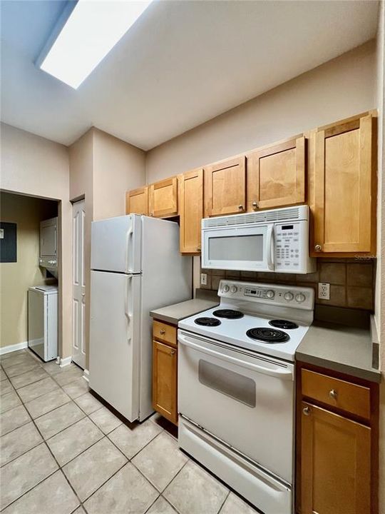 For Rent: $1,500 (1 beds, 1 baths, 636 Square Feet)