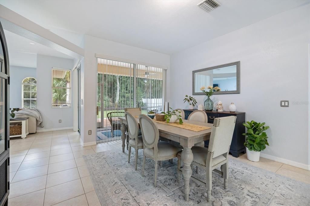 Activo con contrato: $329,900 (3 camas, 2 baños, 1831 Pies cuadrados)