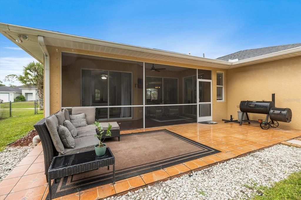 Activo con contrato: $329,900 (3 camas, 2 baños, 1831 Pies cuadrados)