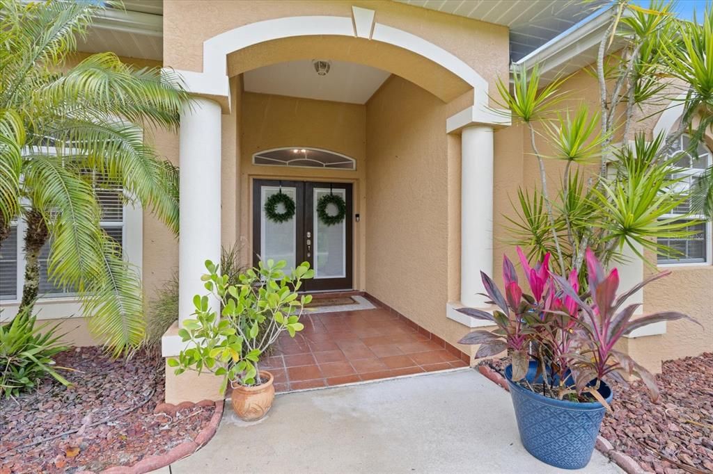 Activo con contrato: $329,900 (3 camas, 2 baños, 1831 Pies cuadrados)