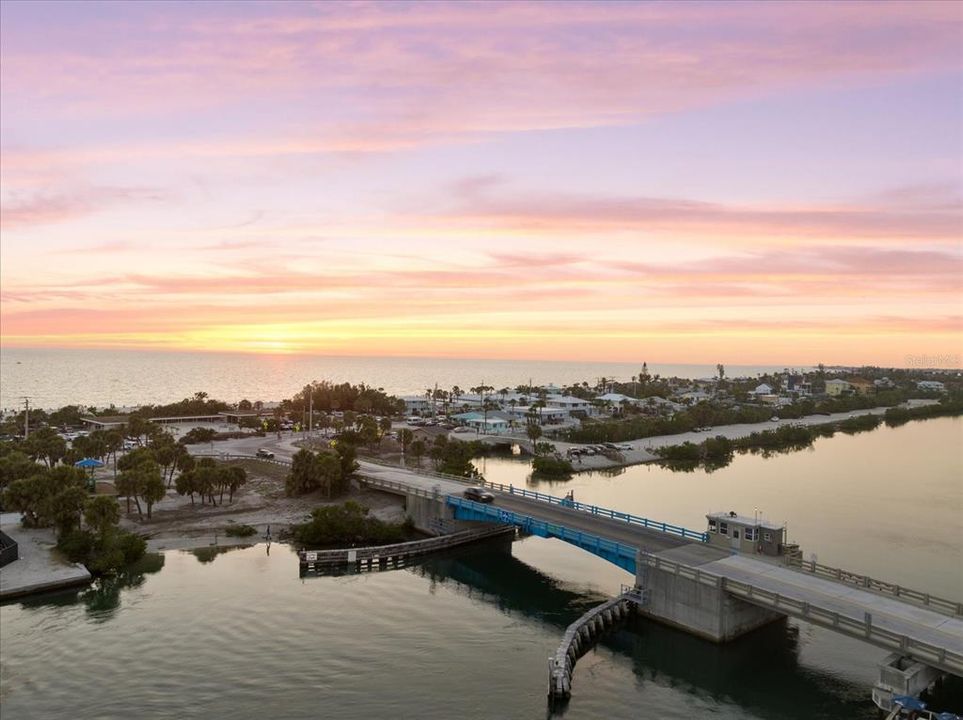 Activo con contrato: $329,900 (3 camas, 2 baños, 1831 Pies cuadrados)