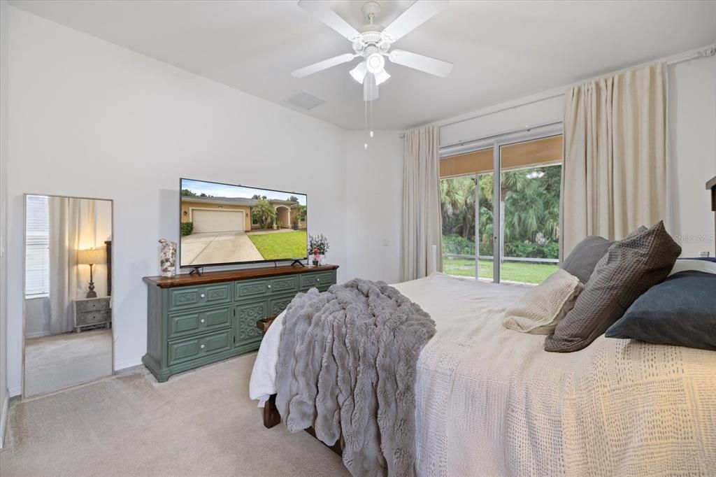 Activo con contrato: $329,900 (3 camas, 2 baños, 1831 Pies cuadrados)