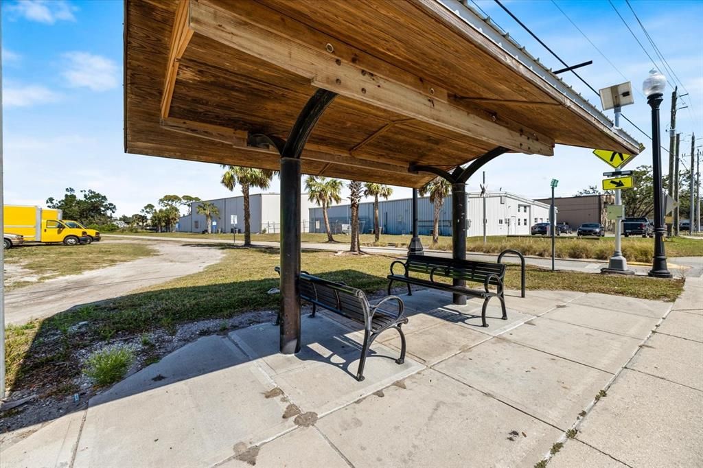 Activo con contrato: $329,900 (3 camas, 2 baños, 1831 Pies cuadrados)