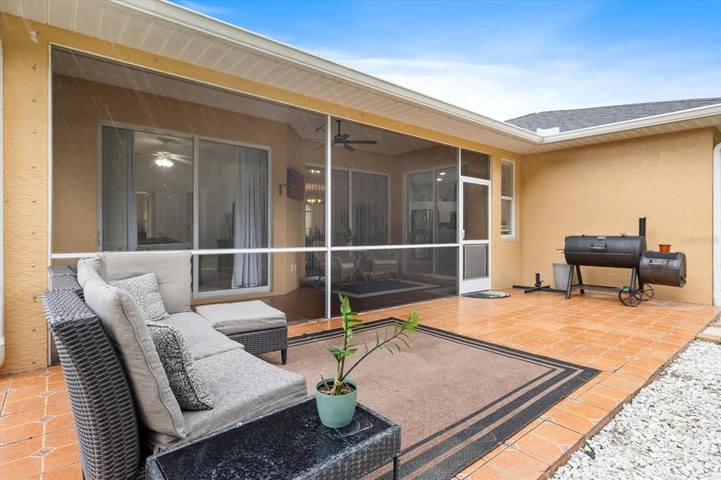 Activo con contrato: $329,900 (3 camas, 2 baños, 1831 Pies cuadrados)