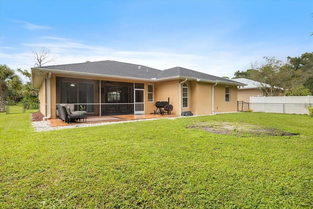 Activo con contrato: $329,900 (3 camas, 2 baños, 1831 Pies cuadrados)