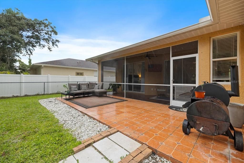 Activo con contrato: $329,900 (3 camas, 2 baños, 1831 Pies cuadrados)