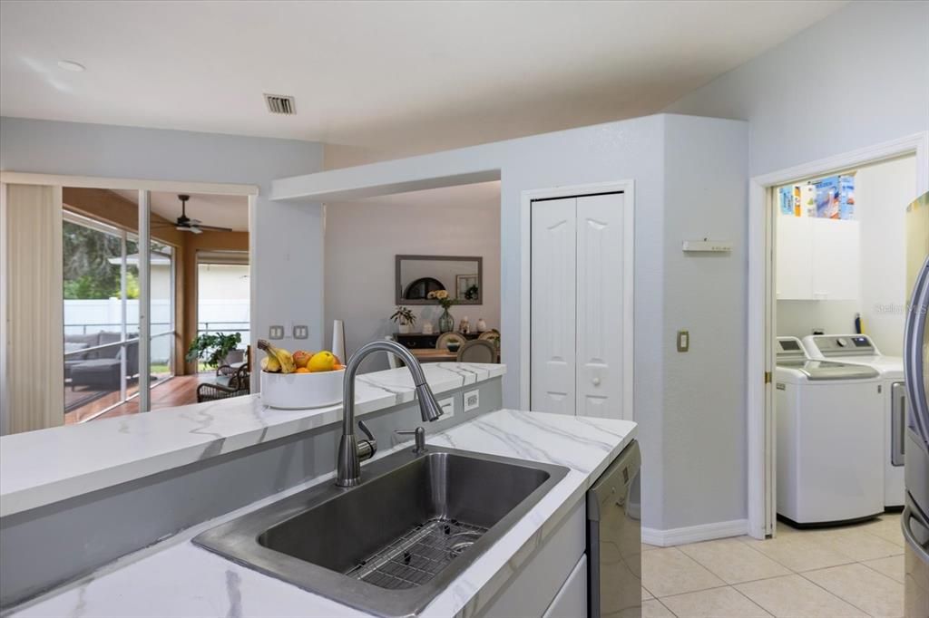 Activo con contrato: $329,900 (3 camas, 2 baños, 1831 Pies cuadrados)