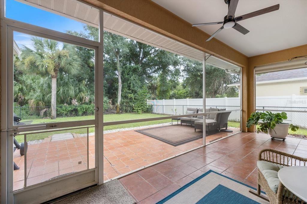 Activo con contrato: $329,900 (3 camas, 2 baños, 1831 Pies cuadrados)