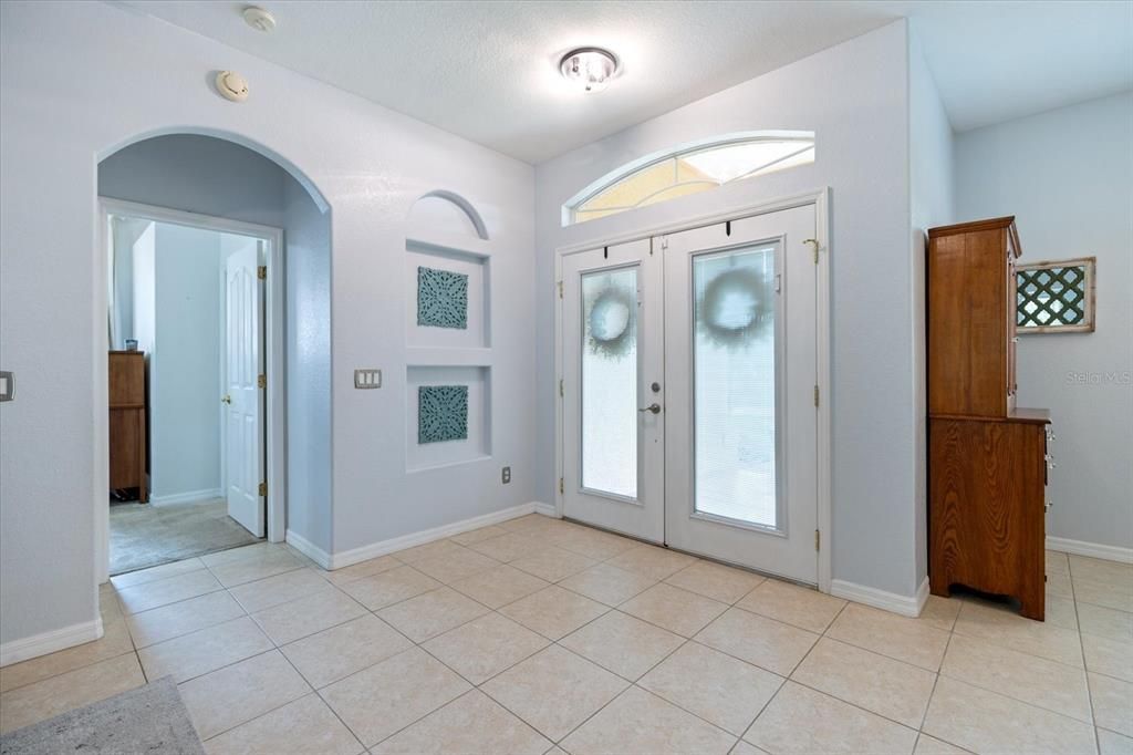 Activo con contrato: $329,900 (3 camas, 2 baños, 1831 Pies cuadrados)