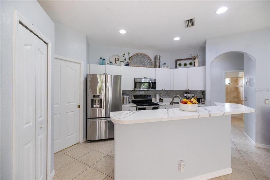 Activo con contrato: $329,900 (3 camas, 2 baños, 1831 Pies cuadrados)