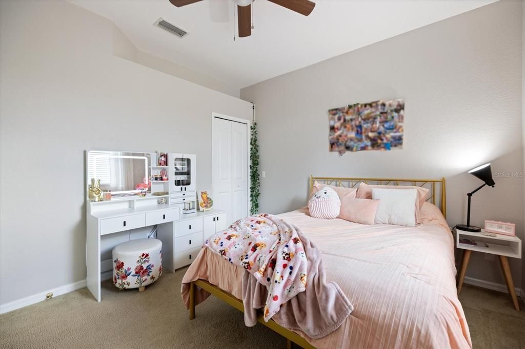 Activo con contrato: $329,900 (3 camas, 2 baños, 1831 Pies cuadrados)