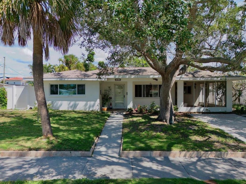 Active With Contract: $509,000 (2 beds, 2 baths, 1623 Square Feet)