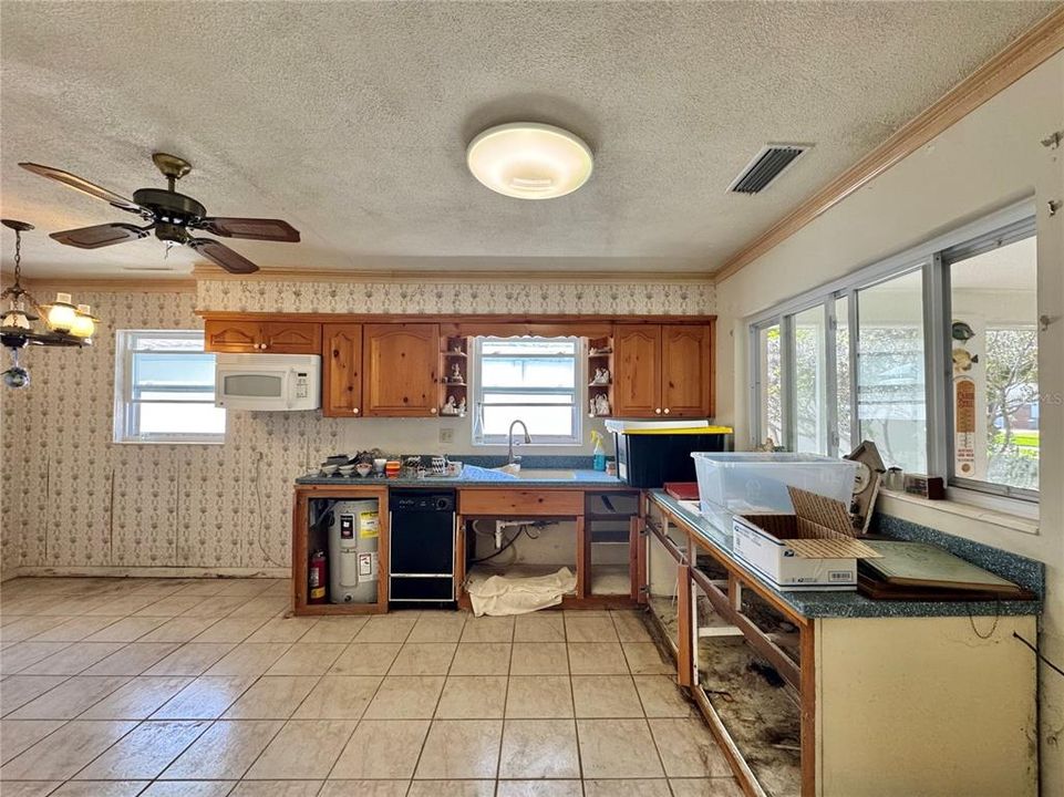 Active With Contract: $509,000 (2 beds, 2 baths, 1623 Square Feet)