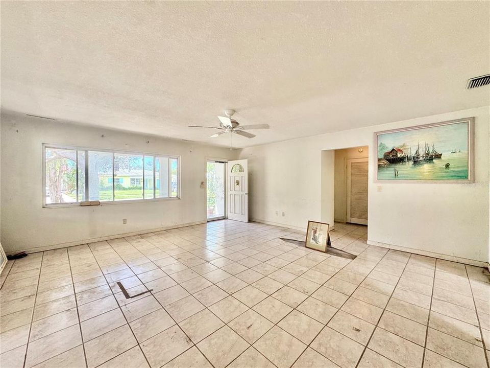 Active With Contract: $509,000 (2 beds, 2 baths, 1623 Square Feet)