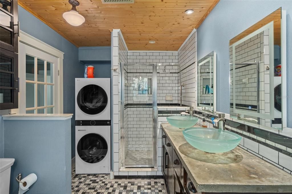 合同活跃: $419,000 (3 贝兹, 2 浴室, 1830 平方英尺)