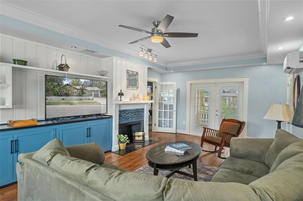 合同活跃: $419,000 (3 贝兹, 2 浴室, 1830 平方英尺)