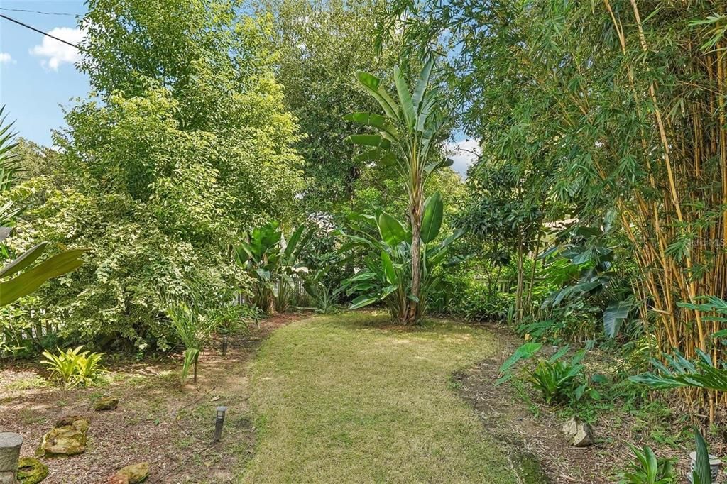 合同活跃: $419,000 (3 贝兹, 2 浴室, 1830 平方英尺)