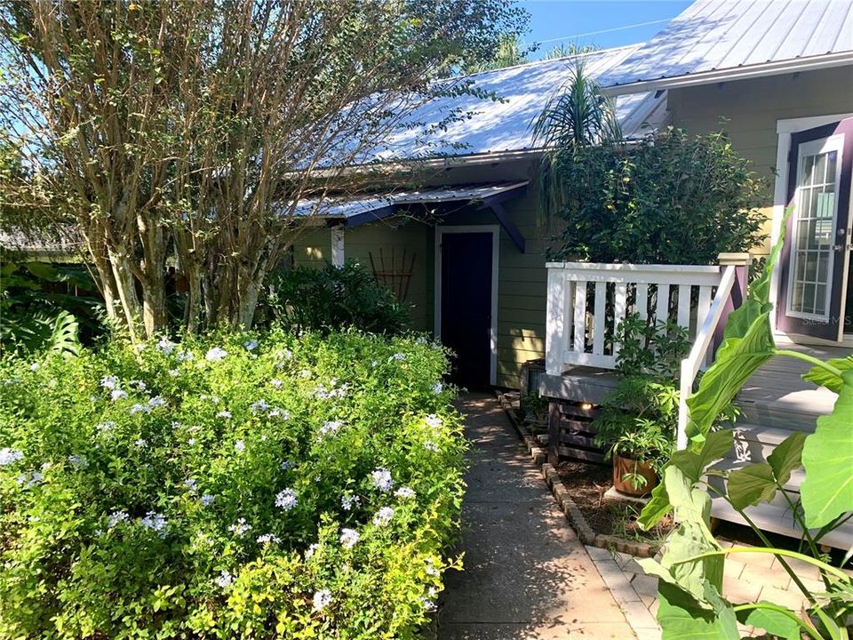 合同活跃: $419,000 (3 贝兹, 2 浴室, 1830 平方英尺)