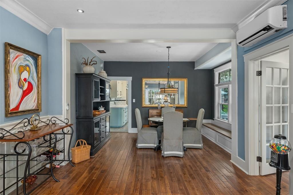 合同活跃: $419,000 (3 贝兹, 2 浴室, 1830 平方英尺)