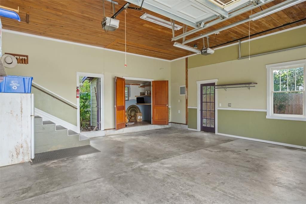 合同活跃: $419,000 (3 贝兹, 2 浴室, 1830 平方英尺)