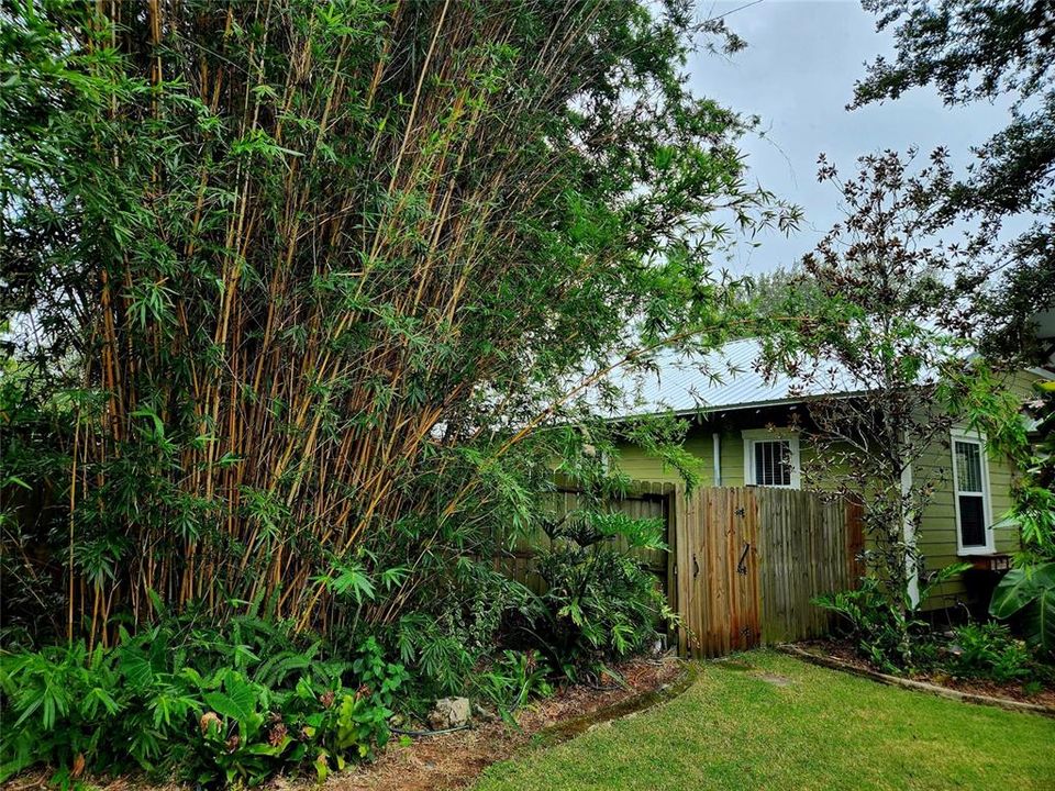 合同活跃: $419,000 (3 贝兹, 2 浴室, 1830 平方英尺)