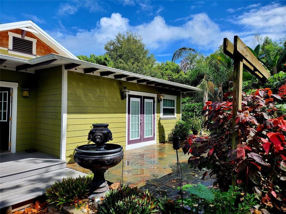 合同活跃: $419,000 (3 贝兹, 2 浴室, 1830 平方英尺)