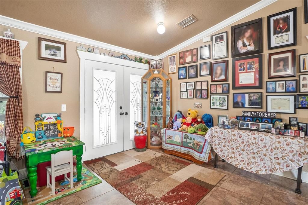 待售: $1,300,000 (3 贝兹, 2 浴室, 1984 平方英尺)