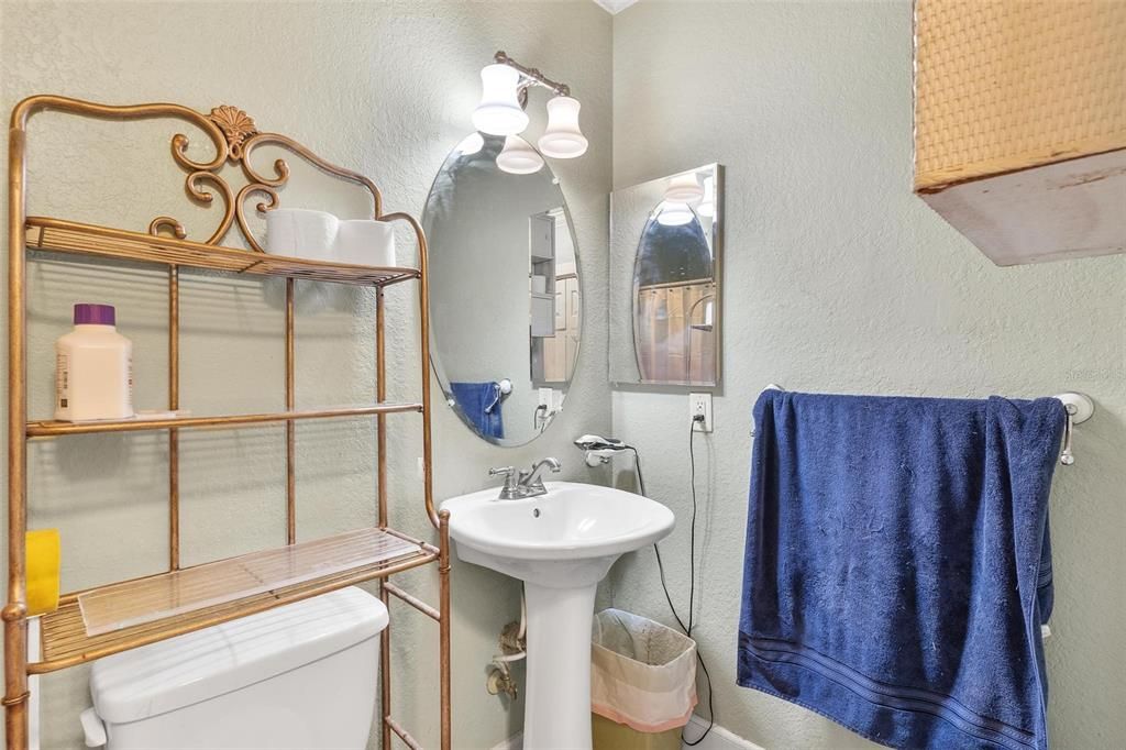 待售: $1,300,000 (3 贝兹, 2 浴室, 1984 平方英尺)