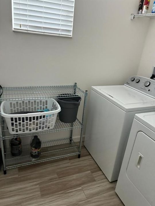 合同活跃: $641,000 (7 贝兹, 6 浴室, 4084 平方英尺)