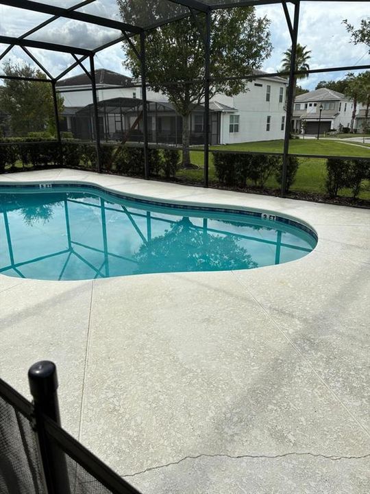 合同活跃: $641,000 (7 贝兹, 6 浴室, 4084 平方英尺)