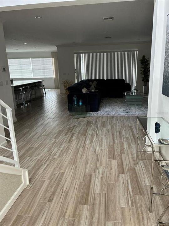 合同活跃: $641,000 (7 贝兹, 6 浴室, 4084 平方英尺)