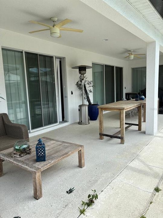 合同活跃: $641,000 (7 贝兹, 6 浴室, 4084 平方英尺)