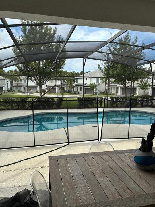 合同活跃: $641,000 (7 贝兹, 6 浴室, 4084 平方英尺)