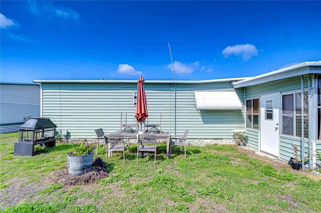 For Sale: $85,000 (2 beds, 1 baths, 684 Square Feet)