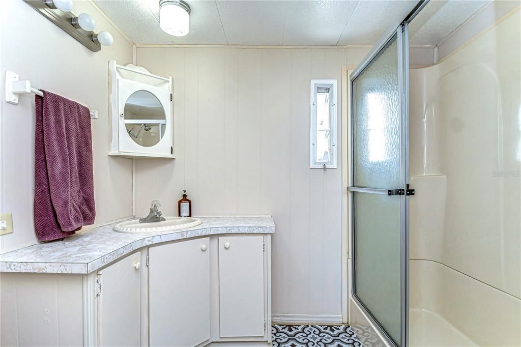 For Sale: $85,000 (2 beds, 1 baths, 684 Square Feet)