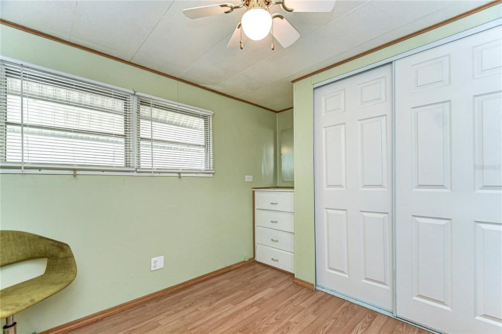 For Sale: $85,000 (2 beds, 1 baths, 684 Square Feet)