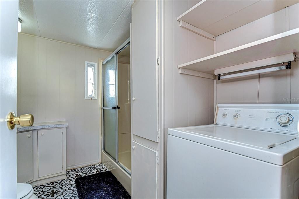 For Sale: $85,000 (2 beds, 1 baths, 684 Square Feet)