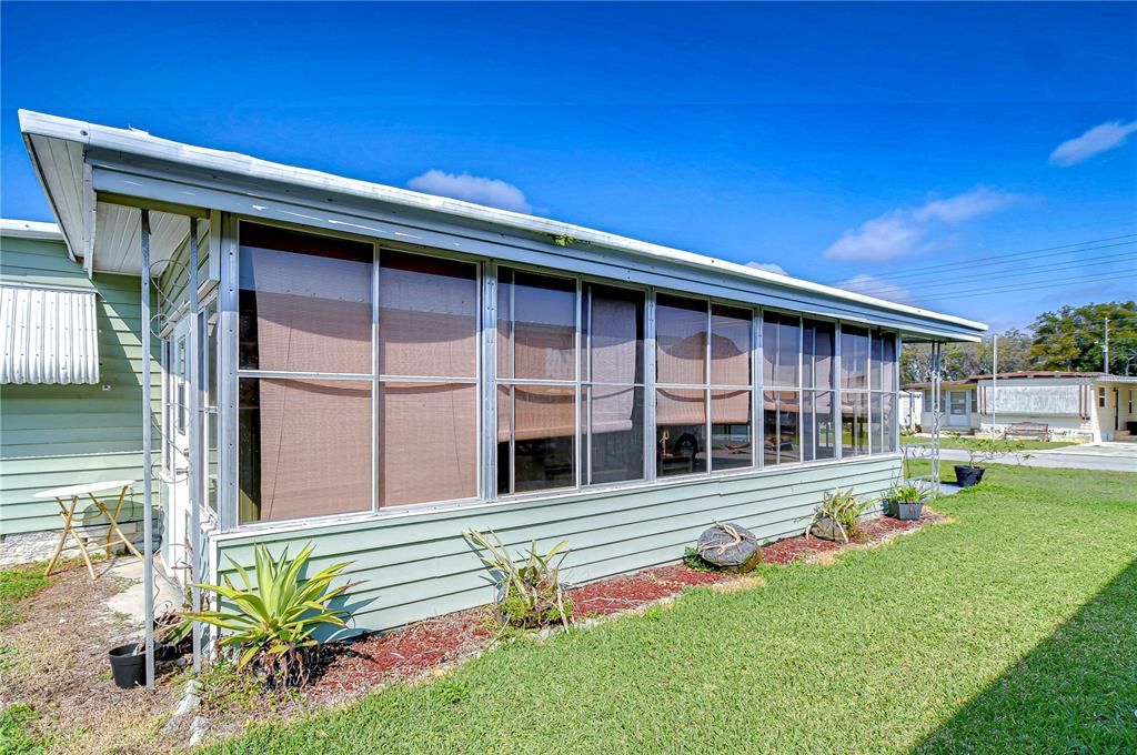 For Sale: $85,000 (2 beds, 1 baths, 684 Square Feet)