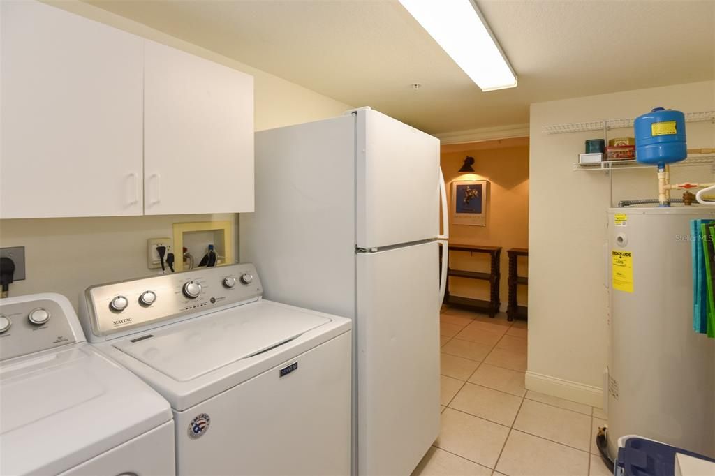 For Sale: $675,000 (3 beds, 3 baths, 2325 Square Feet)