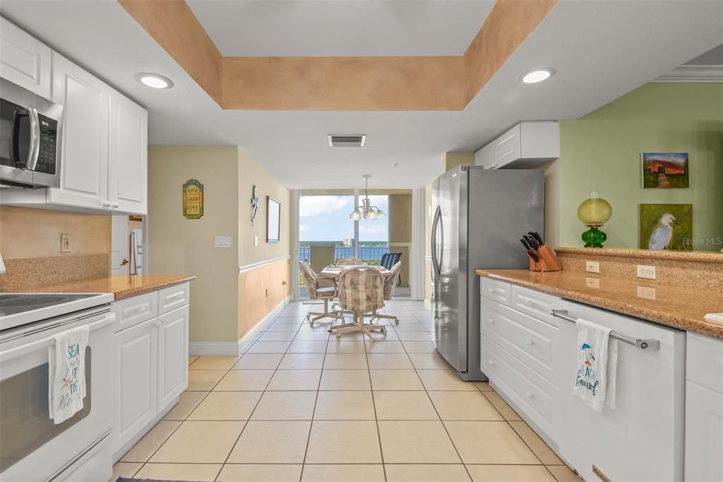 For Sale: $675,000 (3 beds, 3 baths, 2325 Square Feet)