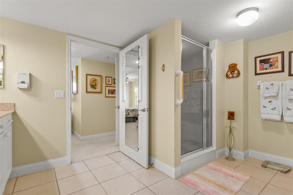 For Sale: $675,000 (3 beds, 3 baths, 2325 Square Feet)