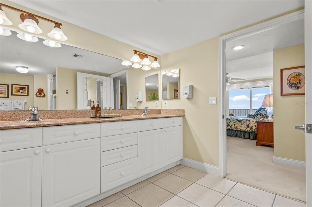 For Sale: $675,000 (3 beds, 3 baths, 2325 Square Feet)