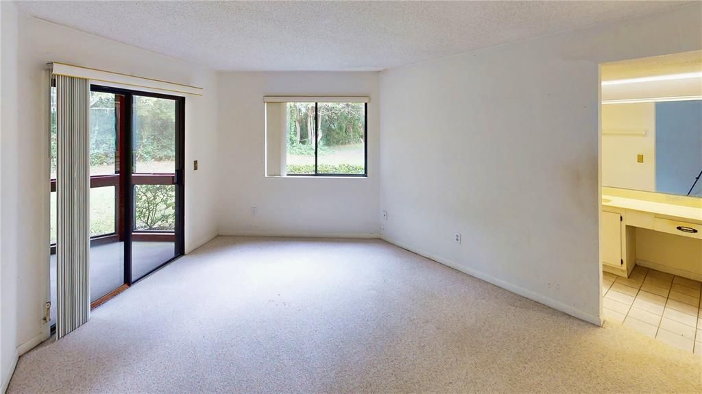 For Sale: $174,900 (2 beds, 2 baths, 1098 Square Feet)