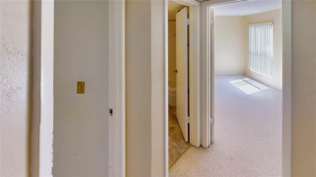 For Sale: $174,900 (2 beds, 2 baths, 1098 Square Feet)