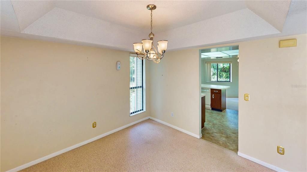 For Sale: $174,900 (2 beds, 2 baths, 1098 Square Feet)