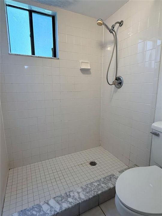 For Sale: $174,900 (2 beds, 2 baths, 1098 Square Feet)