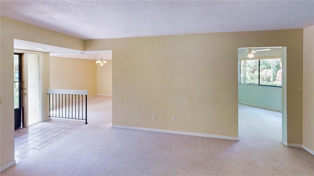 For Sale: $174,900 (2 beds, 2 baths, 1098 Square Feet)