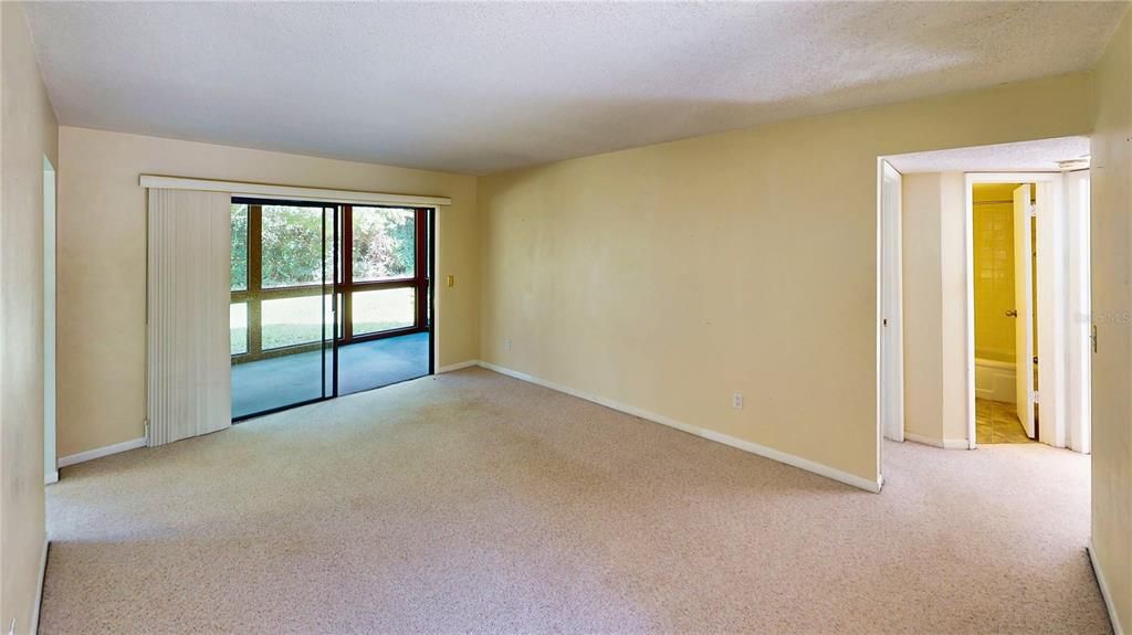 For Sale: $174,900 (2 beds, 2 baths, 1098 Square Feet)