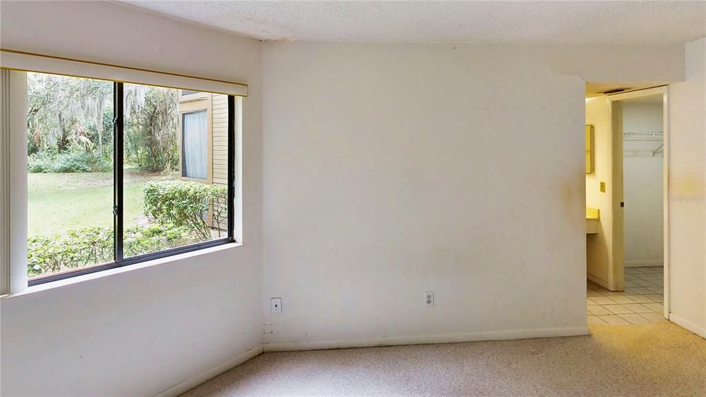 For Sale: $174,900 (2 beds, 2 baths, 1098 Square Feet)