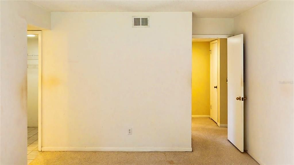 For Sale: $174,900 (2 beds, 2 baths, 1098 Square Feet)